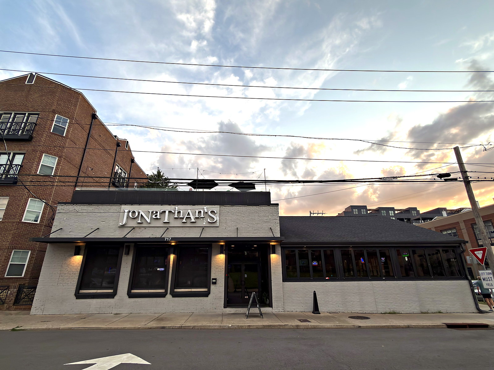 Jonathan’s Grille at 717 3rd Avenue North, Nashville