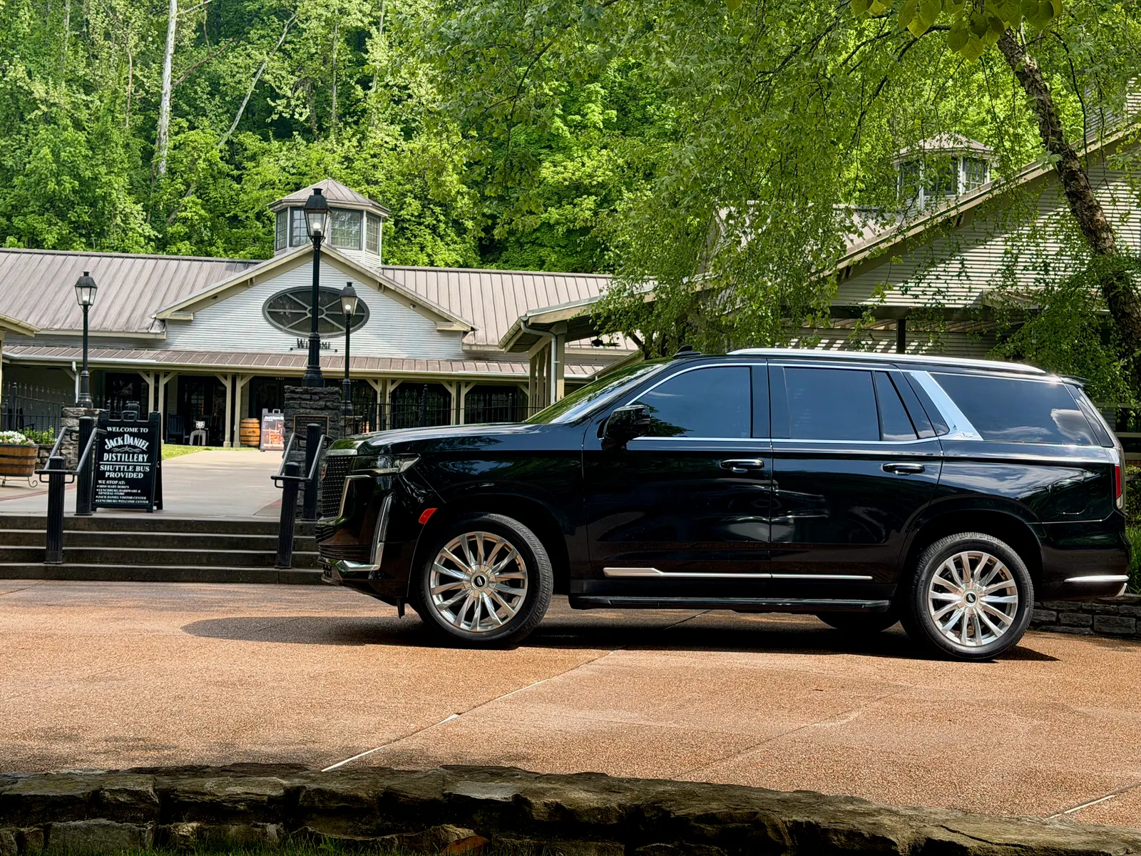 Black SUV outside a visitor building in Lynchburg